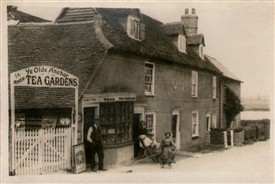 Photo: Illustrative image for the 'Hullbridge Postcards (3)' page
